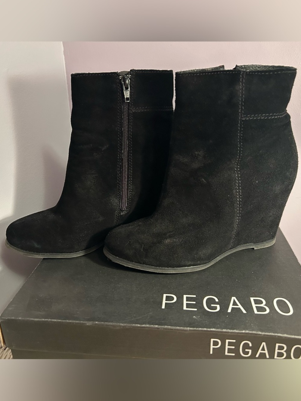 Black Suede Wedge Ankle Boots Side Zip Size 8 Pegabo